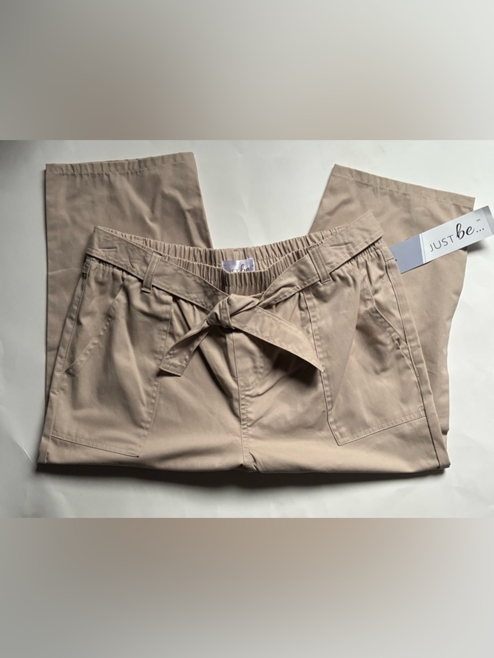 NWT just be Women’s  Beige Elastic-Waist With Belt And Pockets  Capris